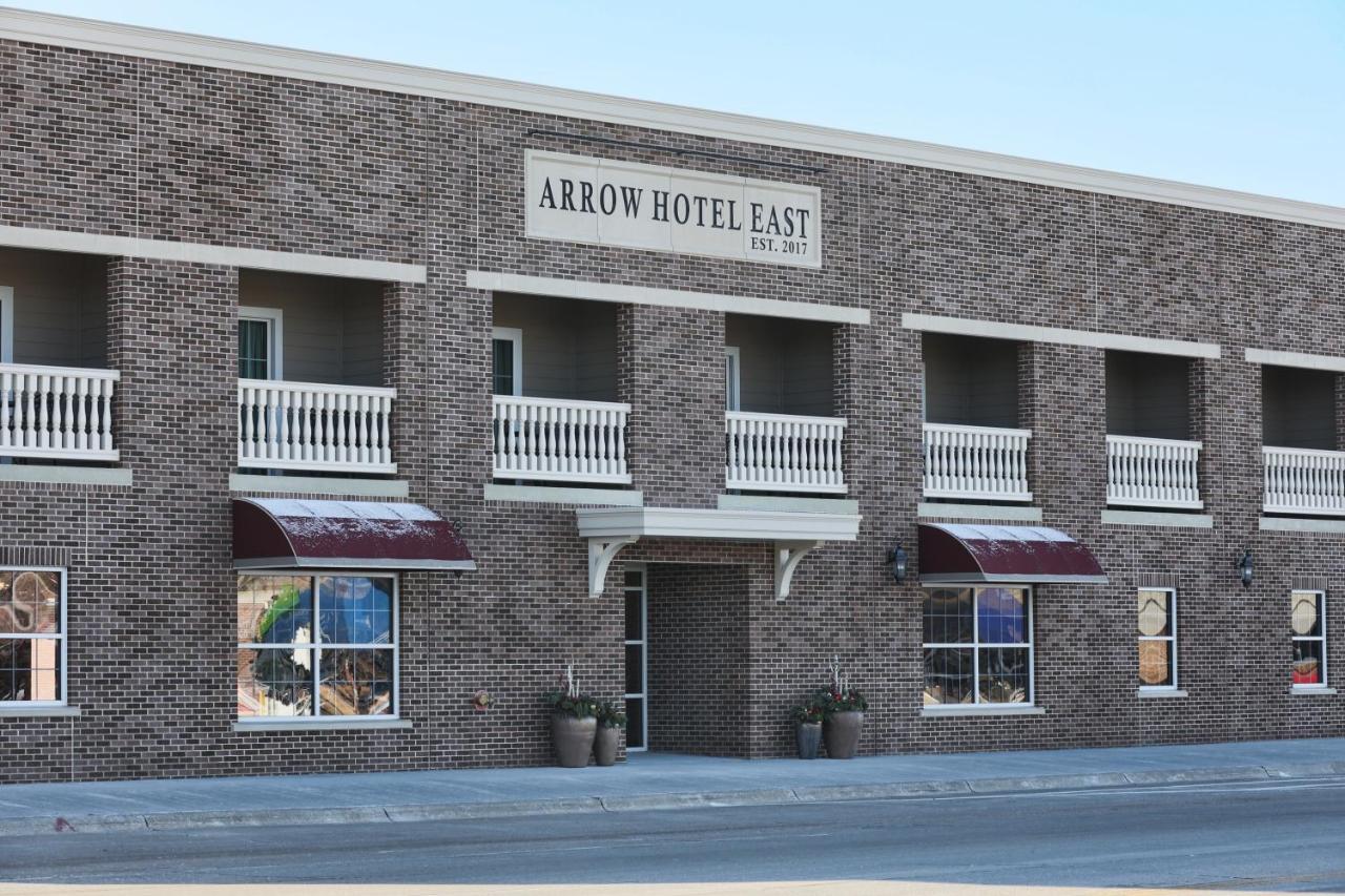 Arrow Hotel Broken Bow Exterior photo